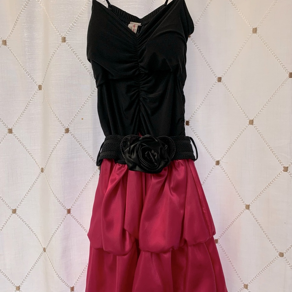 Black and pink party dress 💕🖤💕